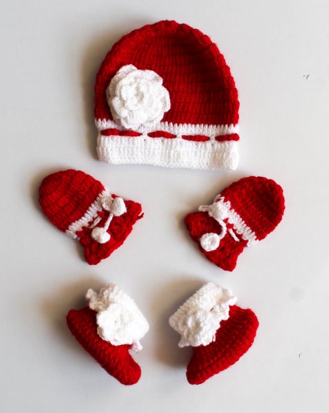 Handmade GirlsCap Shoes And Mittens Set