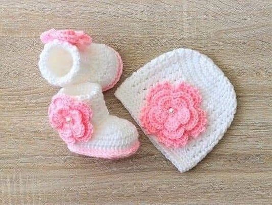 Crochet Baby Girl Booties And Cap Set