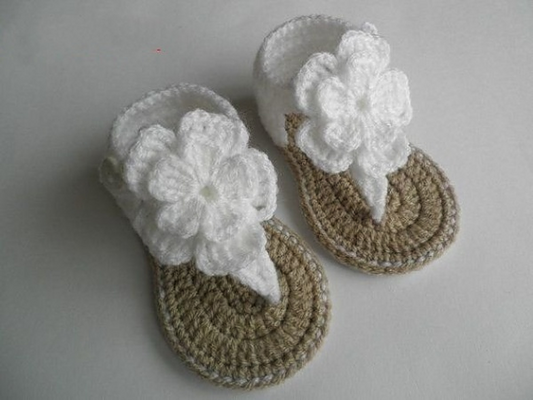Girls White Flower Sandals For Summer