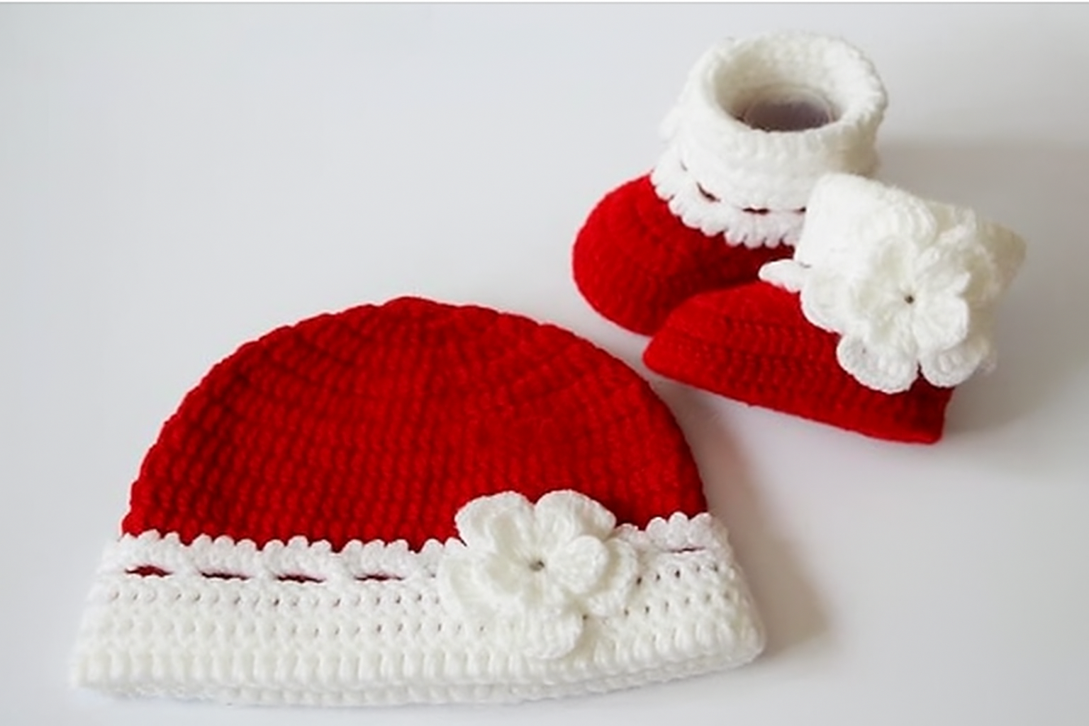 Crochet Girls Booties And Cap Set