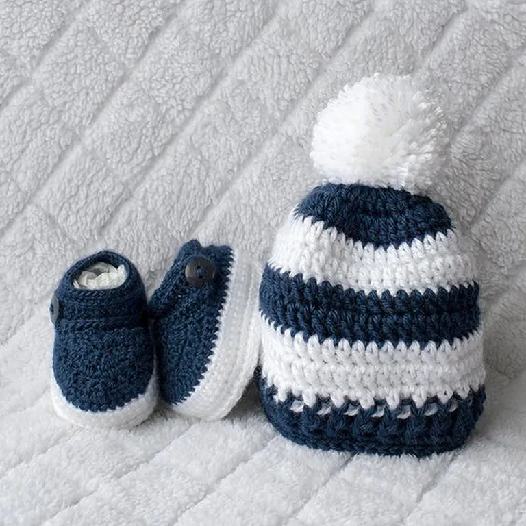 Crochet Baby Boy Shoes And Cap Set