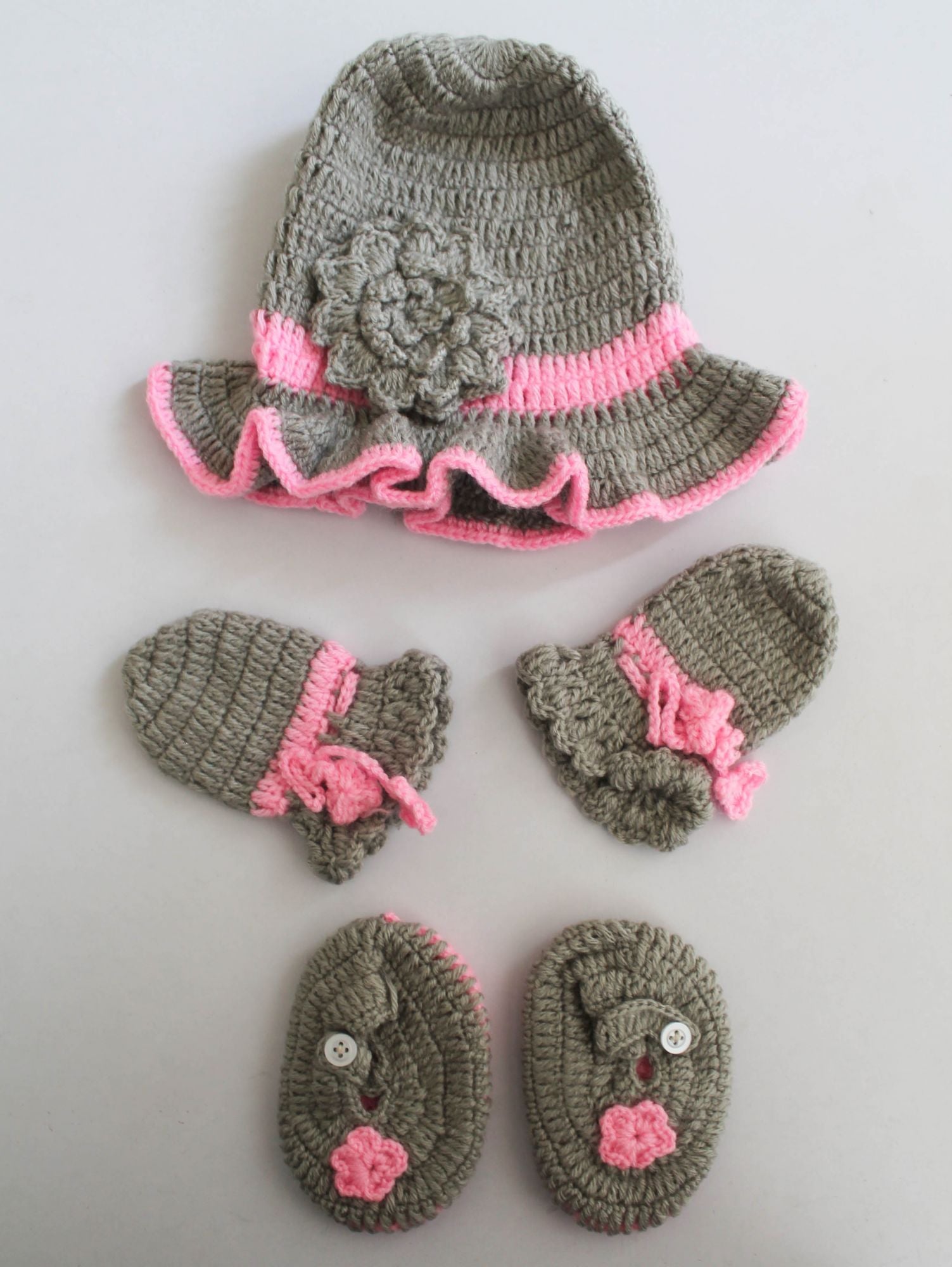 Handmade Girls Mittens Cap And Shoes Set
